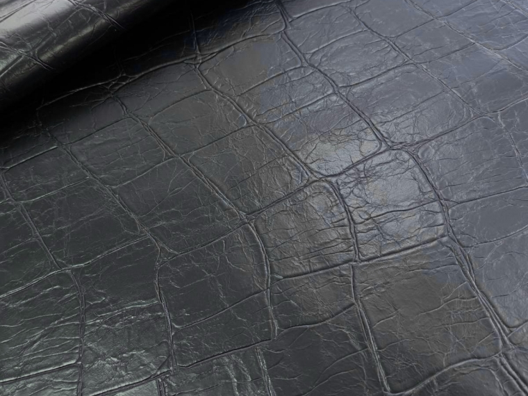 Кожа черный