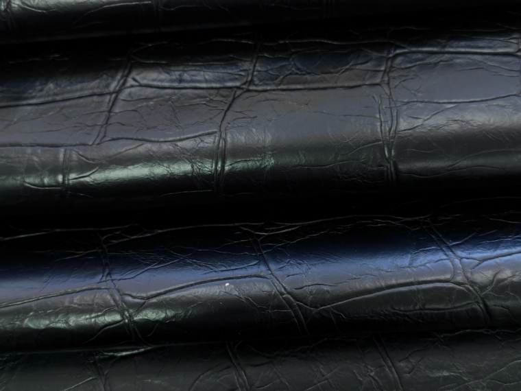 Кожа черный