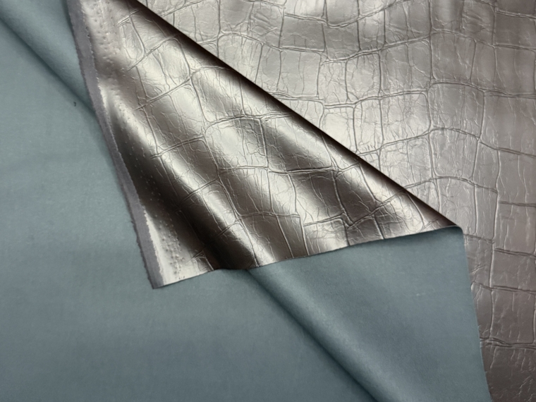 Кожа темно-коричневый