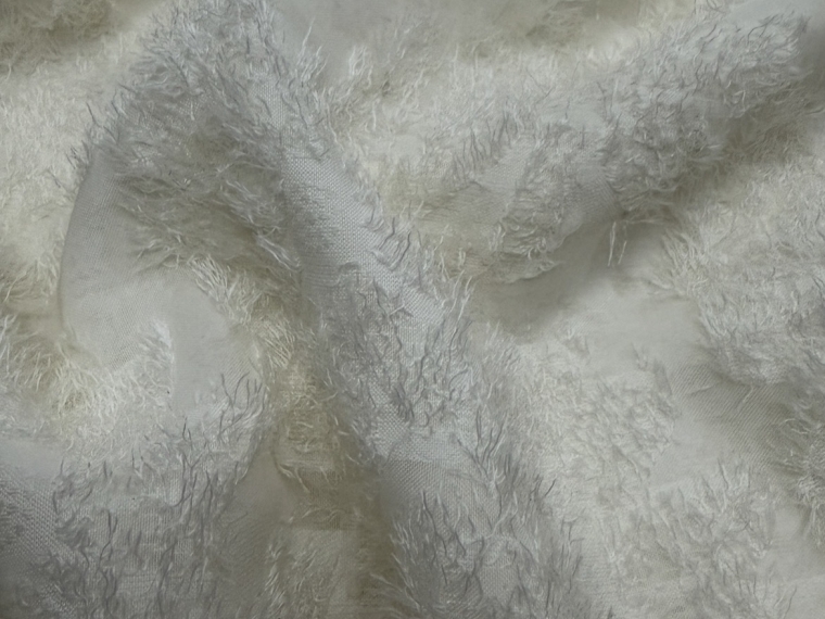 Ткань блузочная жаккард на шифоне молочный