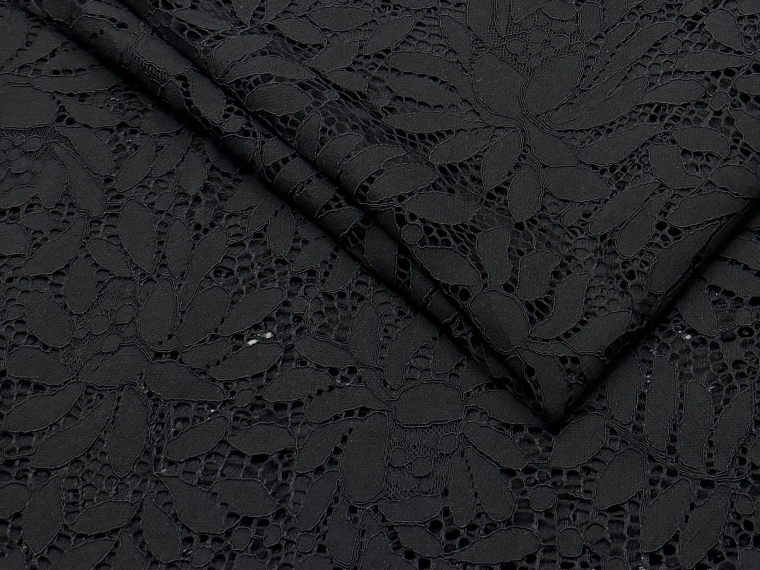 Гипюр черный