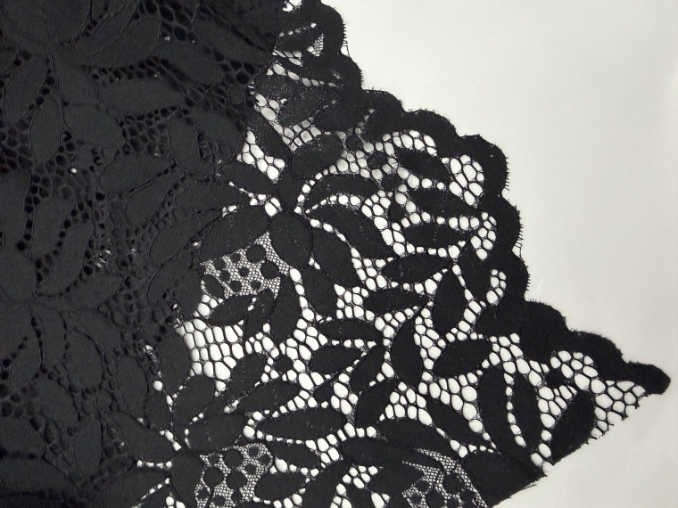 Гипюр черный