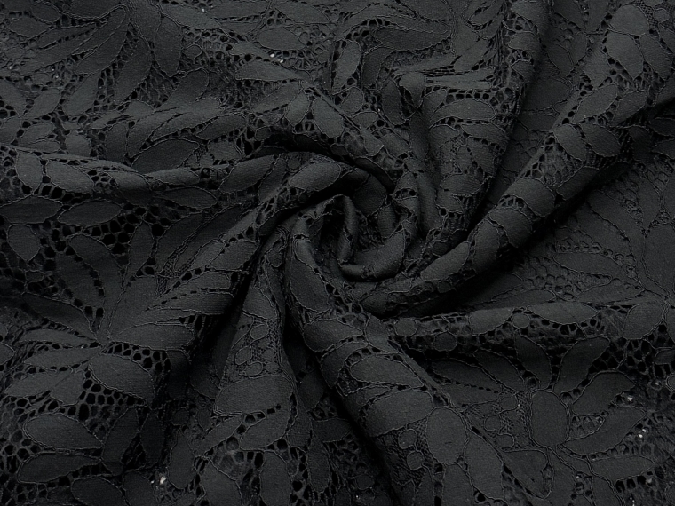 Гипюр черный