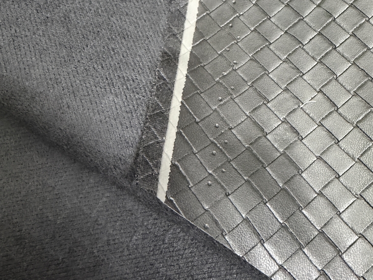 Кожа с ромбами черный