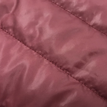 Курточная ткань стеганая полоска бордовая