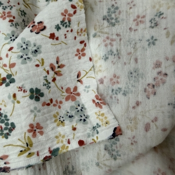 Муслин дизайн цветочки на белом