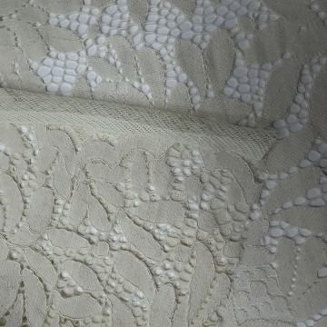 Гипюр молочный