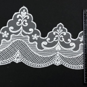 Вышивка на сетке экрю шир. 12 см